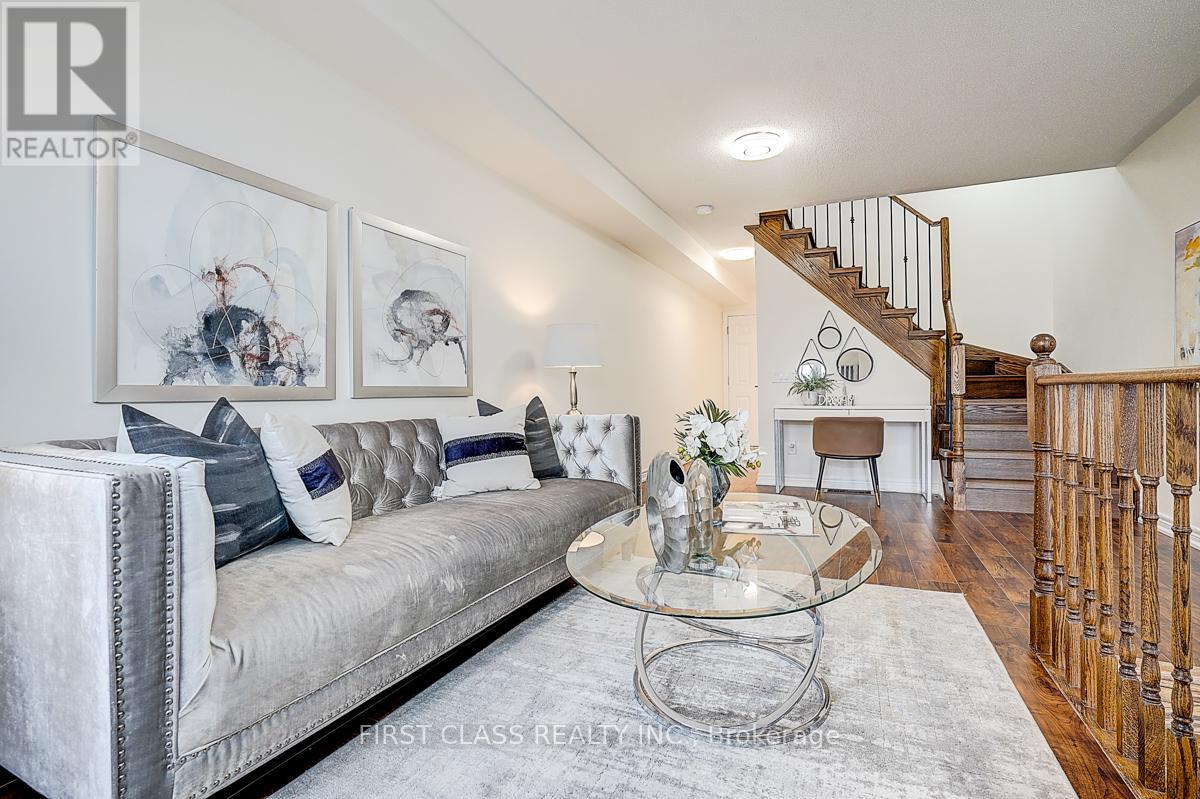 5303 Major Mackenzie Drive E, Markham, Ontario  L6C 0N3 - Photo 5 - N12950892