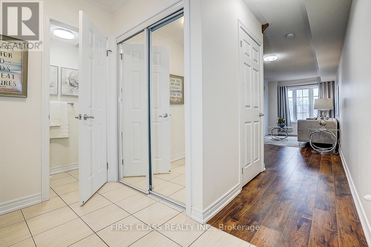 5303 Major Mackenzie Drive E, Markham, Ontario  L6C 0N3 - Photo 8 - N12950892