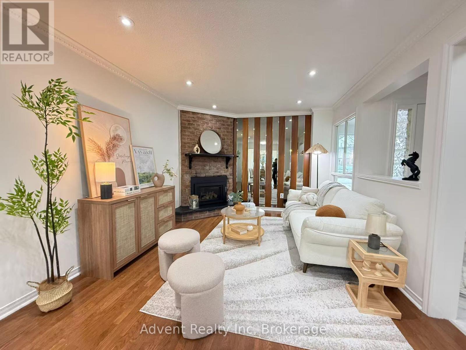 45 Cheeseman Drive, Markham, Ontario  L3R 3G3 - Photo 2 - N12950894