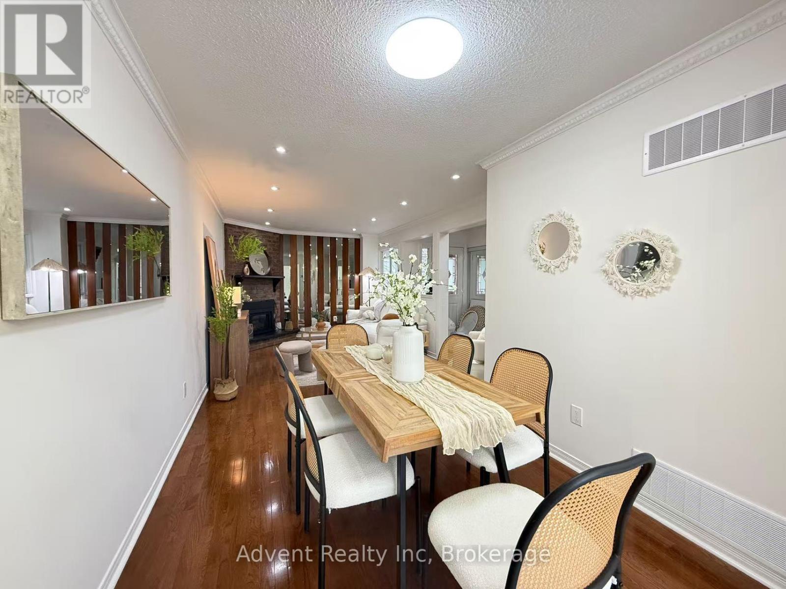 45 Cheeseman Drive, Markham, Ontario  L3R 3G3 - Photo 4 - N12950894