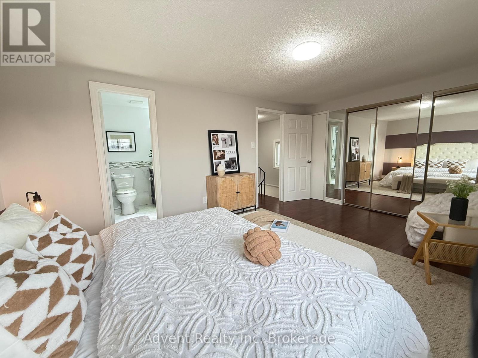 45 Cheeseman Drive, Markham, Ontario  L3R 3G3 - Photo 7 - N12950894