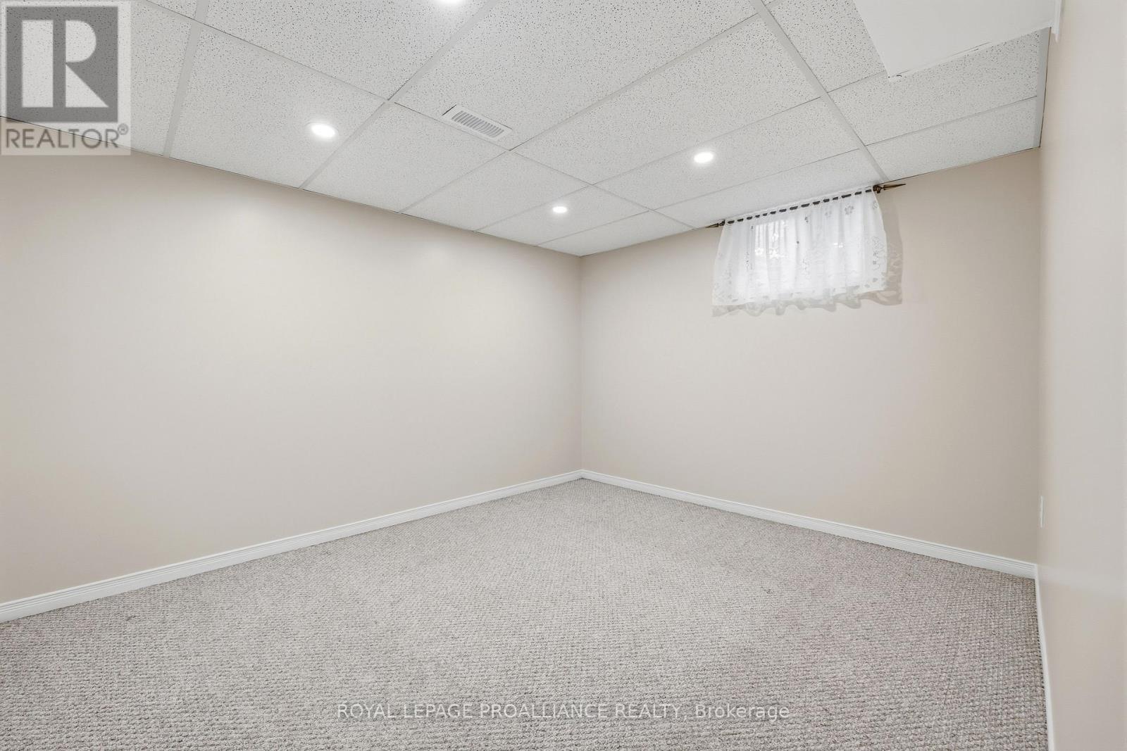 35 King George Square, Belleville, Ontario  K8P 2A7 - Photo 24 - X12949058