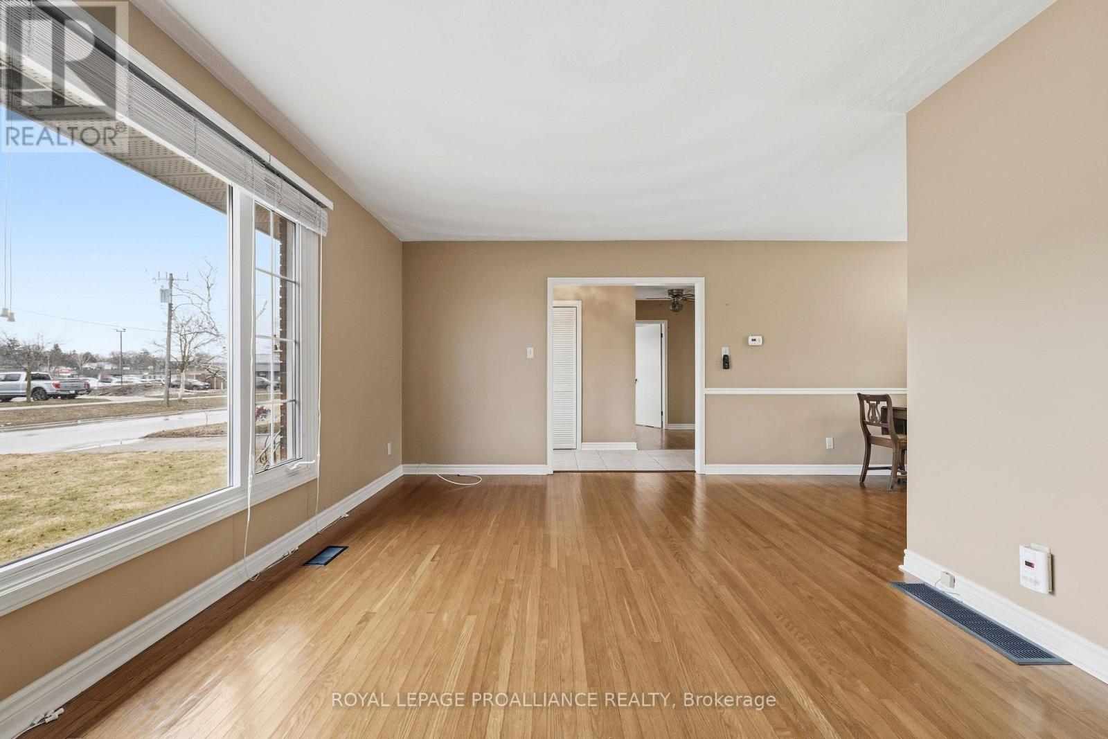 35 King George Square, Belleville, Ontario  K8P 2A7 - Photo 8 - X12949058