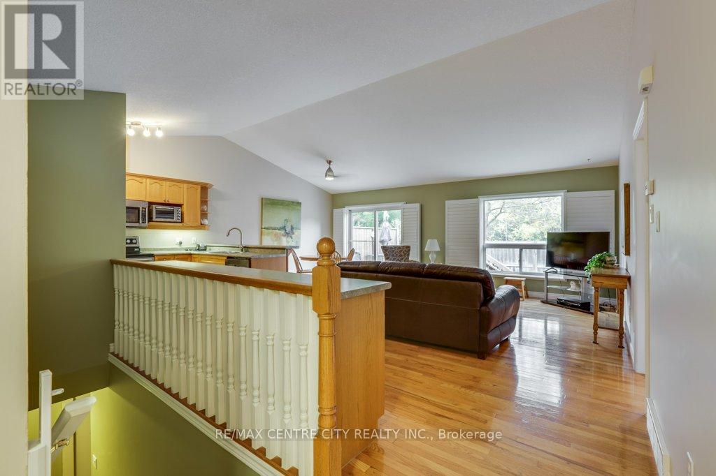 21 - 95 Capulet Lane, London North, Ontario  N6H 5V6 - Photo 11 - X12566004