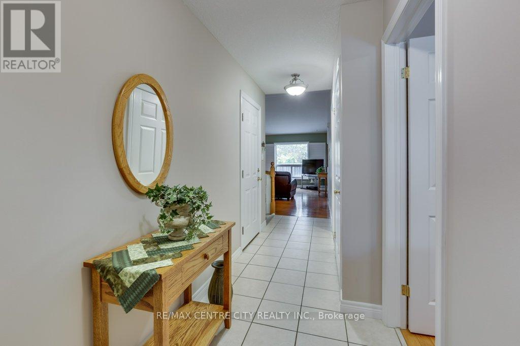 21 - 95 Capulet Lane, London North, Ontario  N6H 5V6 - Photo 6 - X12566004