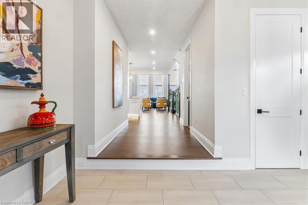 570 Bridgemill Crescent, Kitchener, Ontario  N2A 0K3 - Photo 3 - 40817234