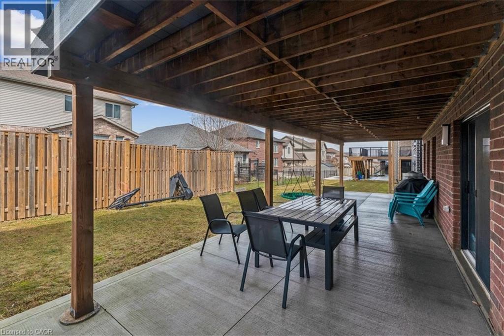 570 Bridgemill Crescent, Kitchener, Ontario  N2A 0K3 - Photo 46 - 40817234