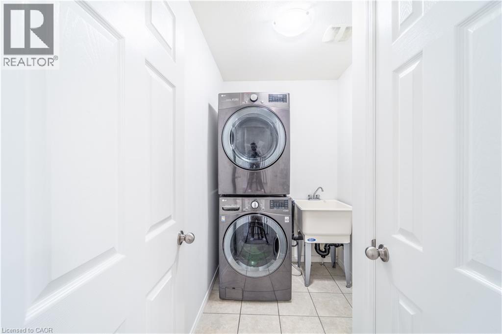 203 Woodmeadow Court, Kitchener, Ontario  N2R 1W6 - Photo 20 - 40816870