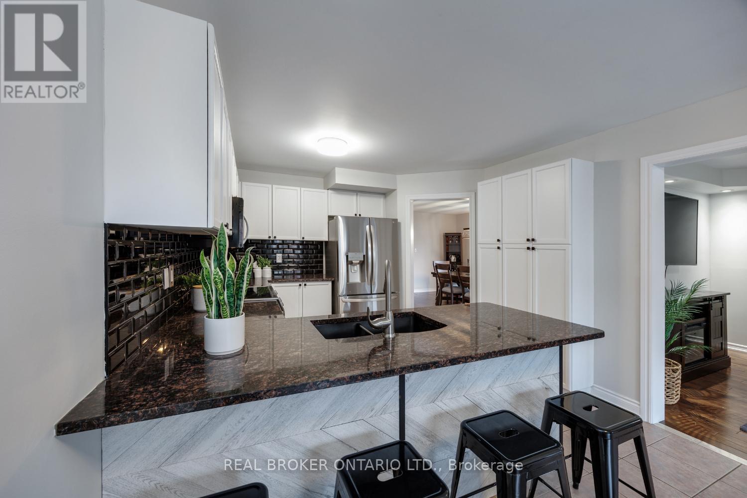 125 Hutton Place, Clarington, Ontario  L1C 5K2 - Photo 12 - E12951072