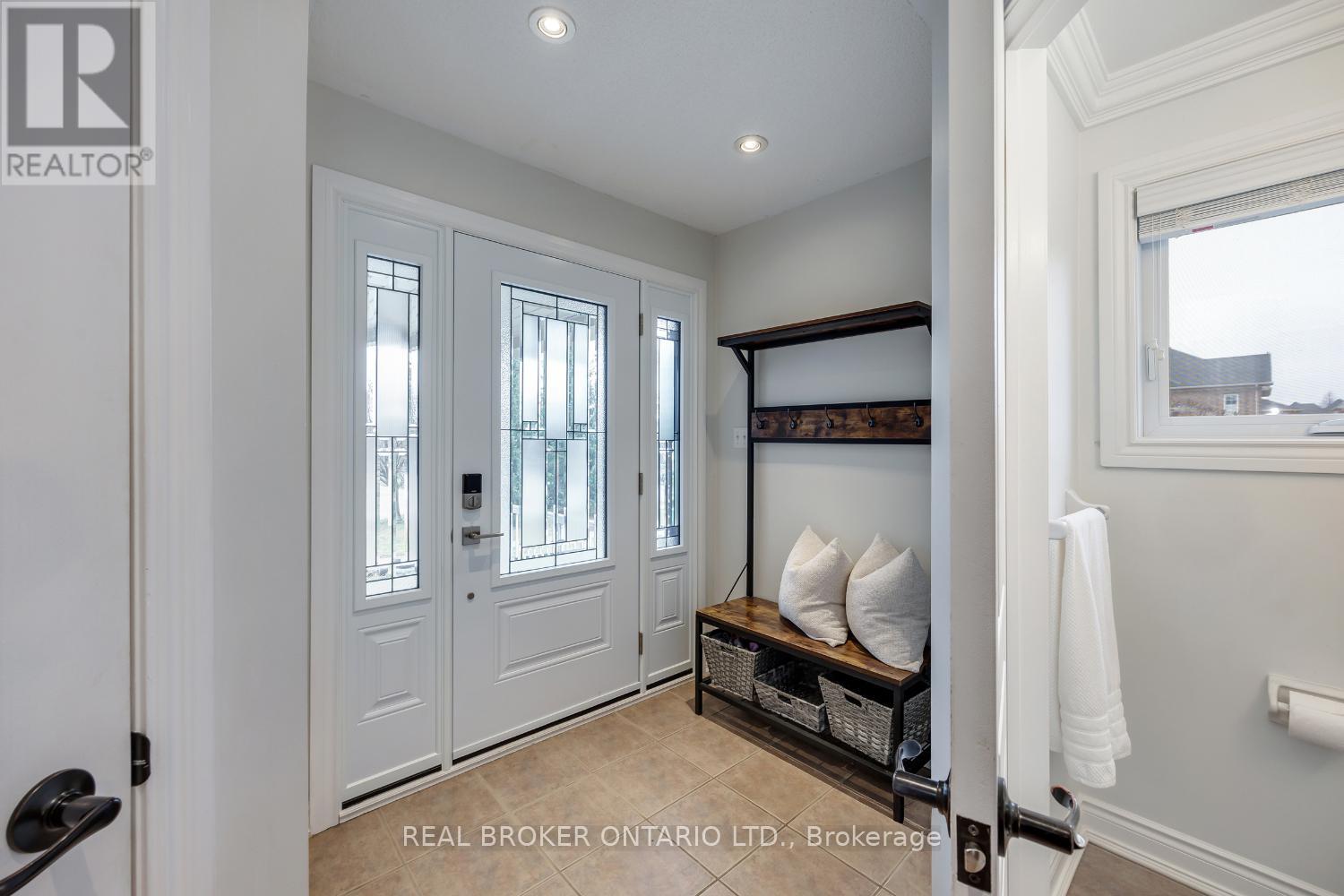 125 Hutton Place, Clarington, Ontario  L1C 5K2 - Photo 6 - E12951072