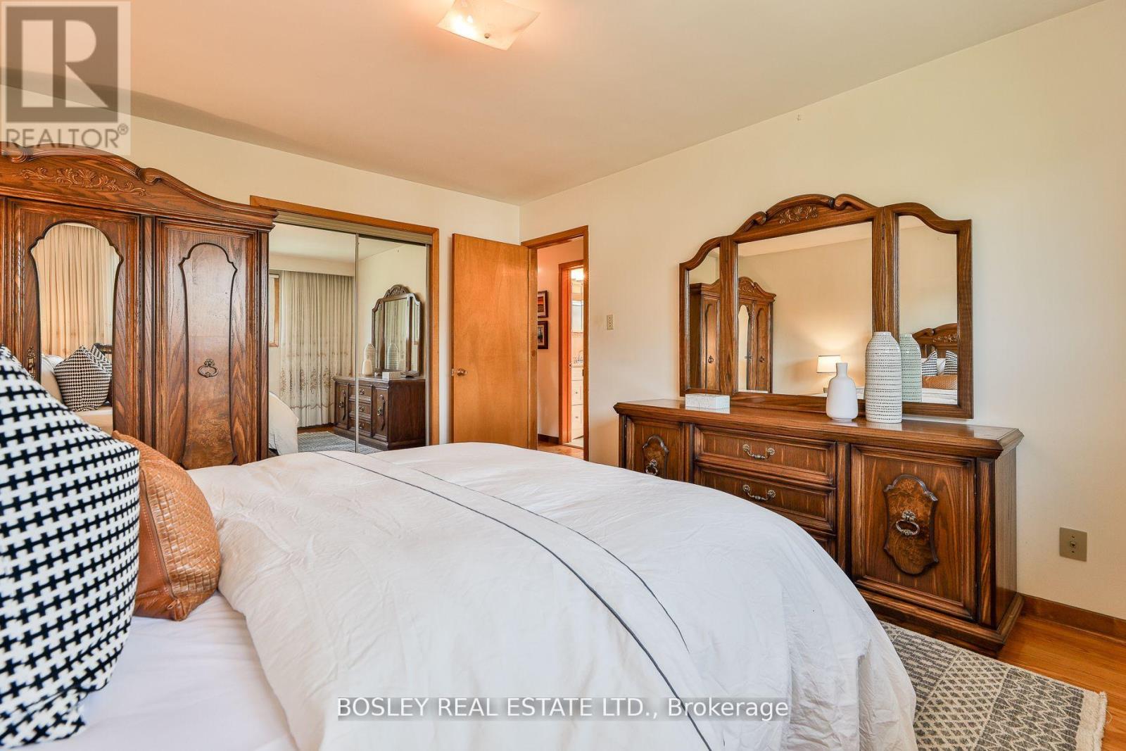 61 Bartel Drive, Toronto, Ontario  M3N 1C8 - Photo 17 - W12950740