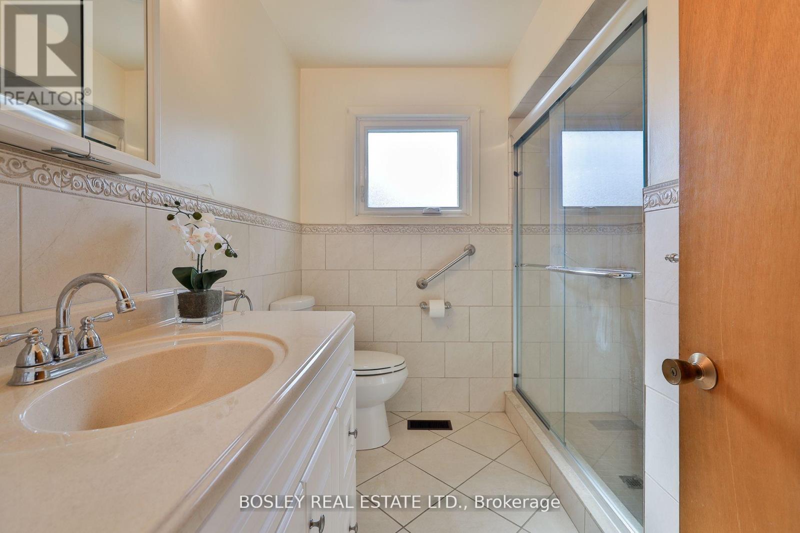 61 Bartel Drive, Toronto, Ontario  M3N 1C8 - Photo 22 - W12950740