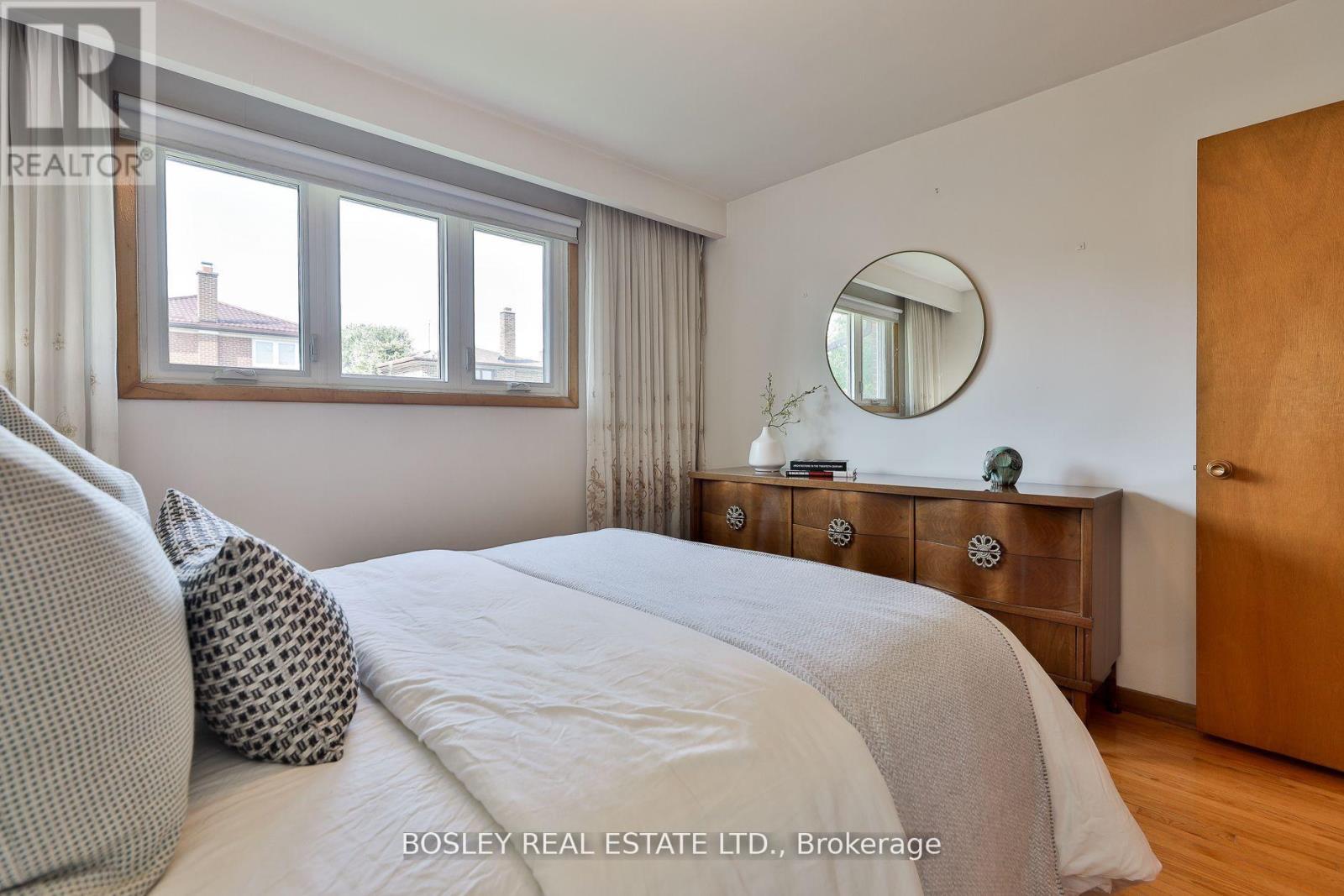 61 Bartel Drive, Toronto, Ontario  M3N 1C8 - Photo 24 - W12950740