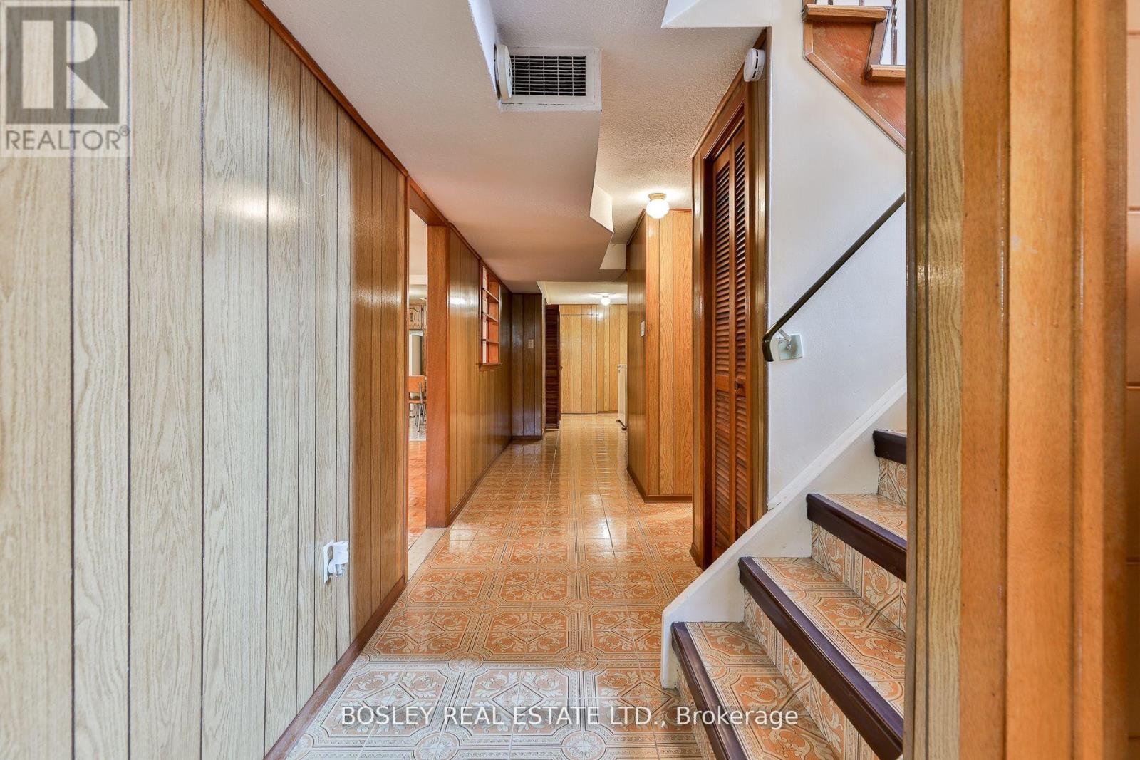 61 Bartel Drive, Toronto, Ontario  M3N 1C8 - Photo 27 - W12950740