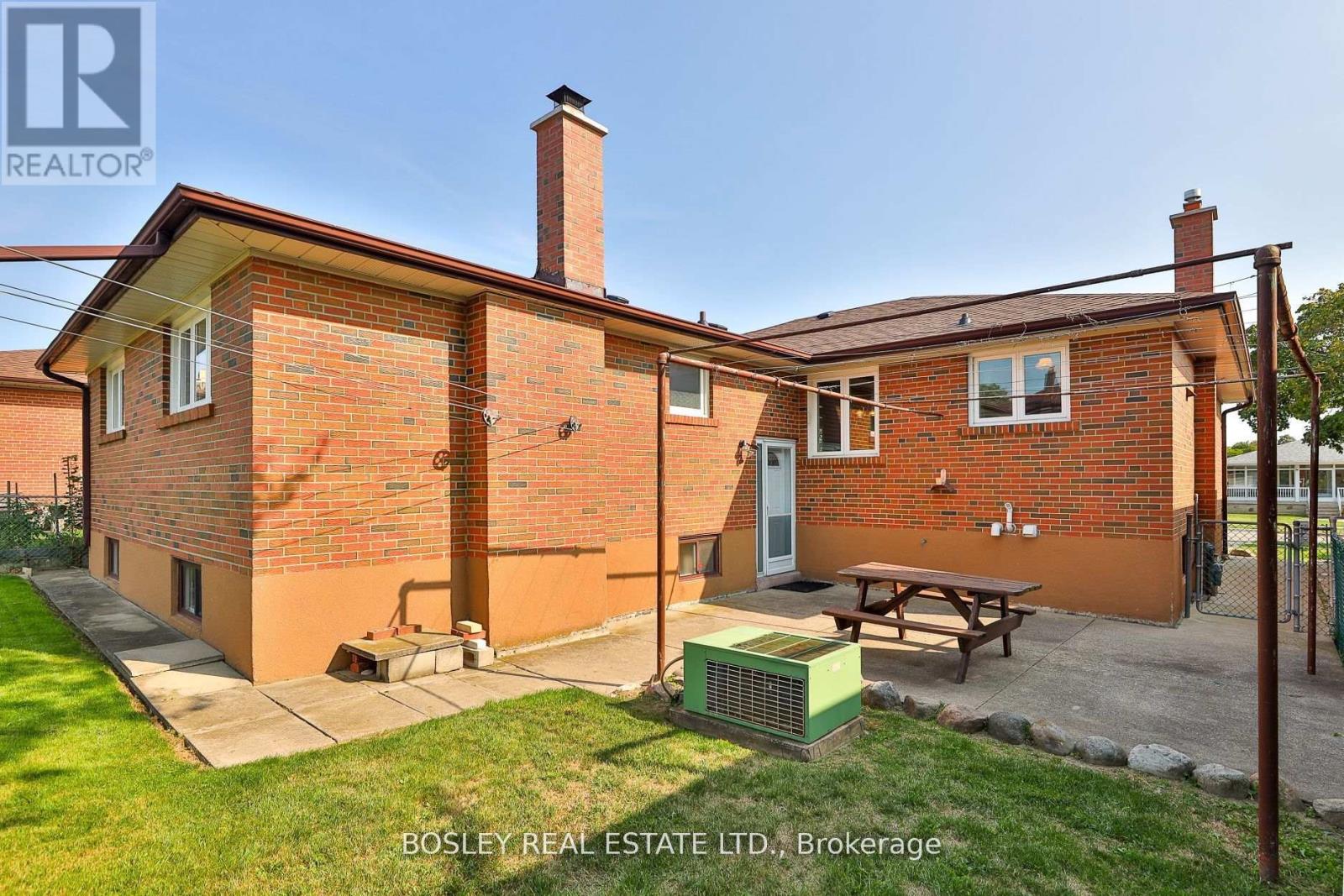 61 Bartel Drive, Toronto, Ontario  M3N 1C8 - Photo 38 - W12950740