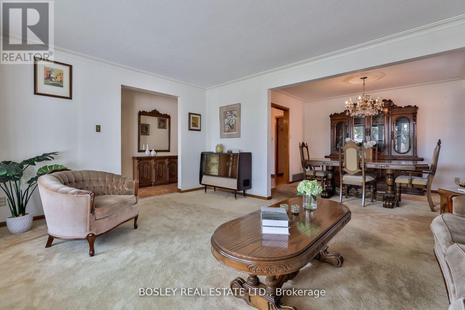 61 Bartel Drive, Toronto, Ontario  M3N 1C8 - Photo 5 - W12950740