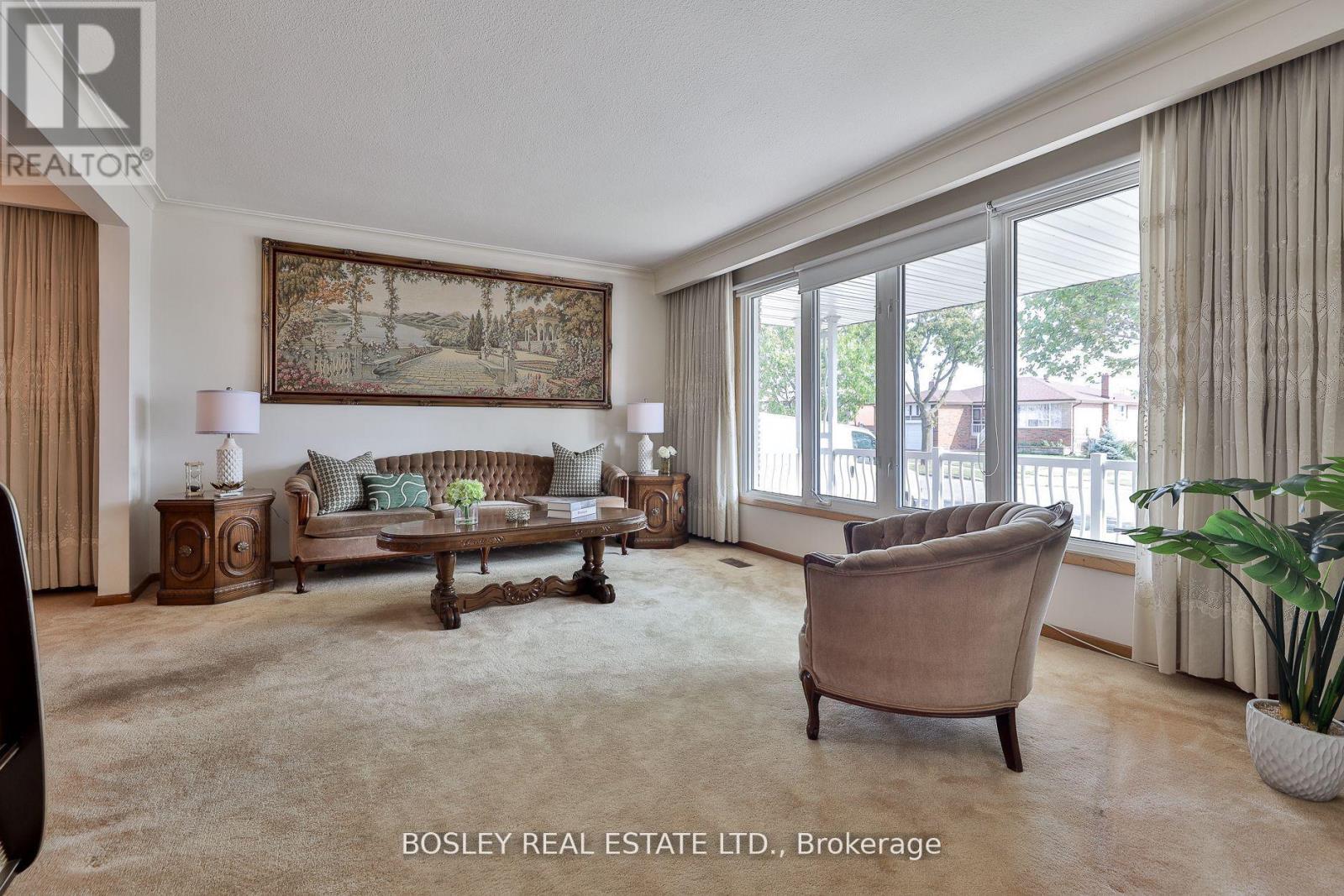 61 Bartel Drive, Toronto, Ontario  M3N 1C8 - Photo 6 - W12950740