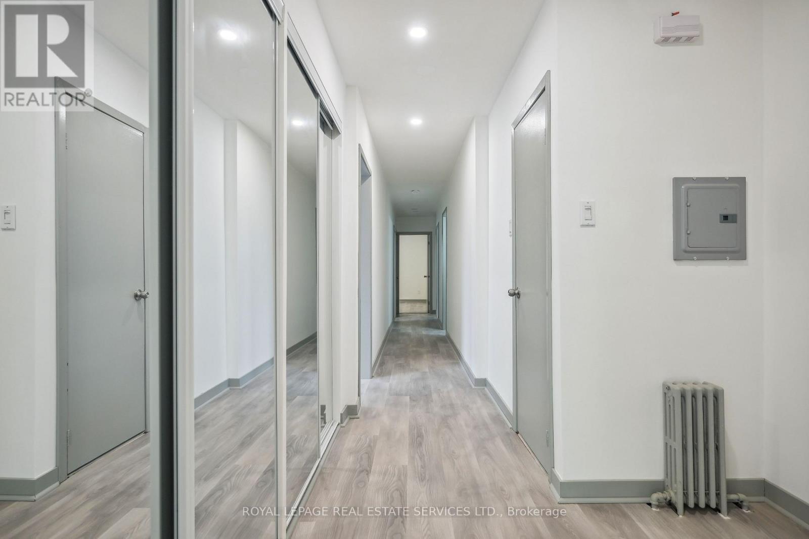 3 - 18 Thirty Third Street, Toronto, Ontario  M8W 3G9 - Photo 7 - W12950744