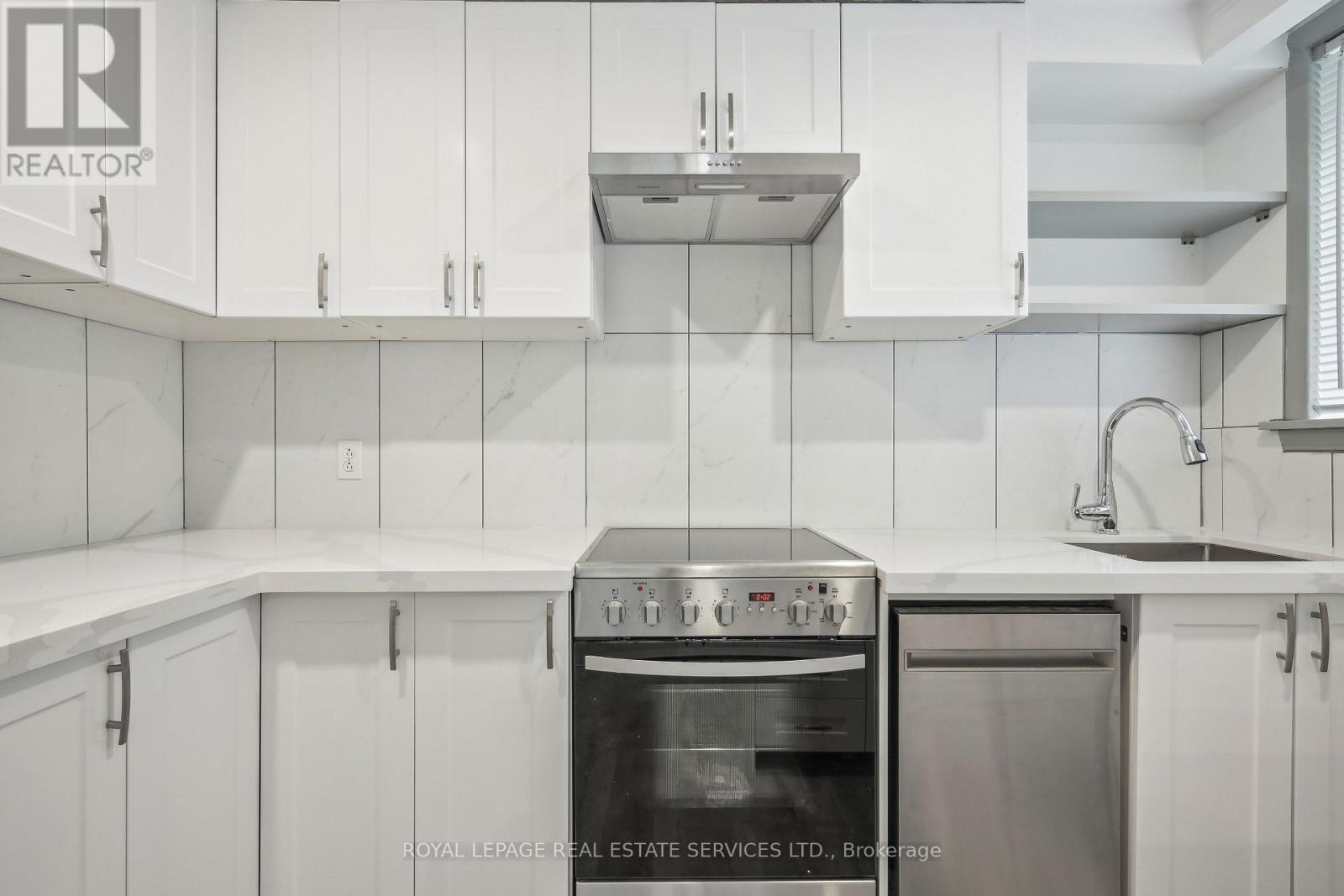 5 - 18 Thirty Third Street, Toronto, Ontario  M8W 3G9 - Photo 12 - W12950746