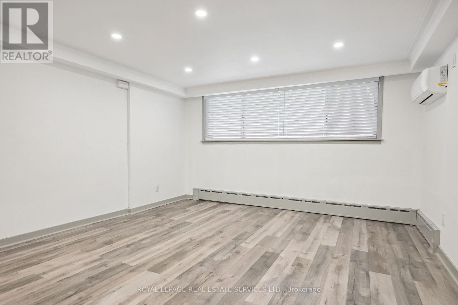 6 - 18 Thirty Third Street, Toronto, Ontario  M8W 3G9 - Photo 10 - W12950756