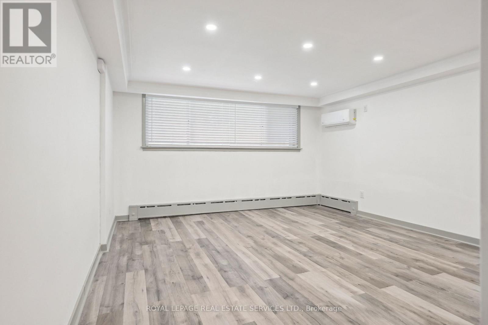 6 - 18 Thirty Third Street, Toronto, Ontario  M8W 3G9 - Photo 7 - W12950756