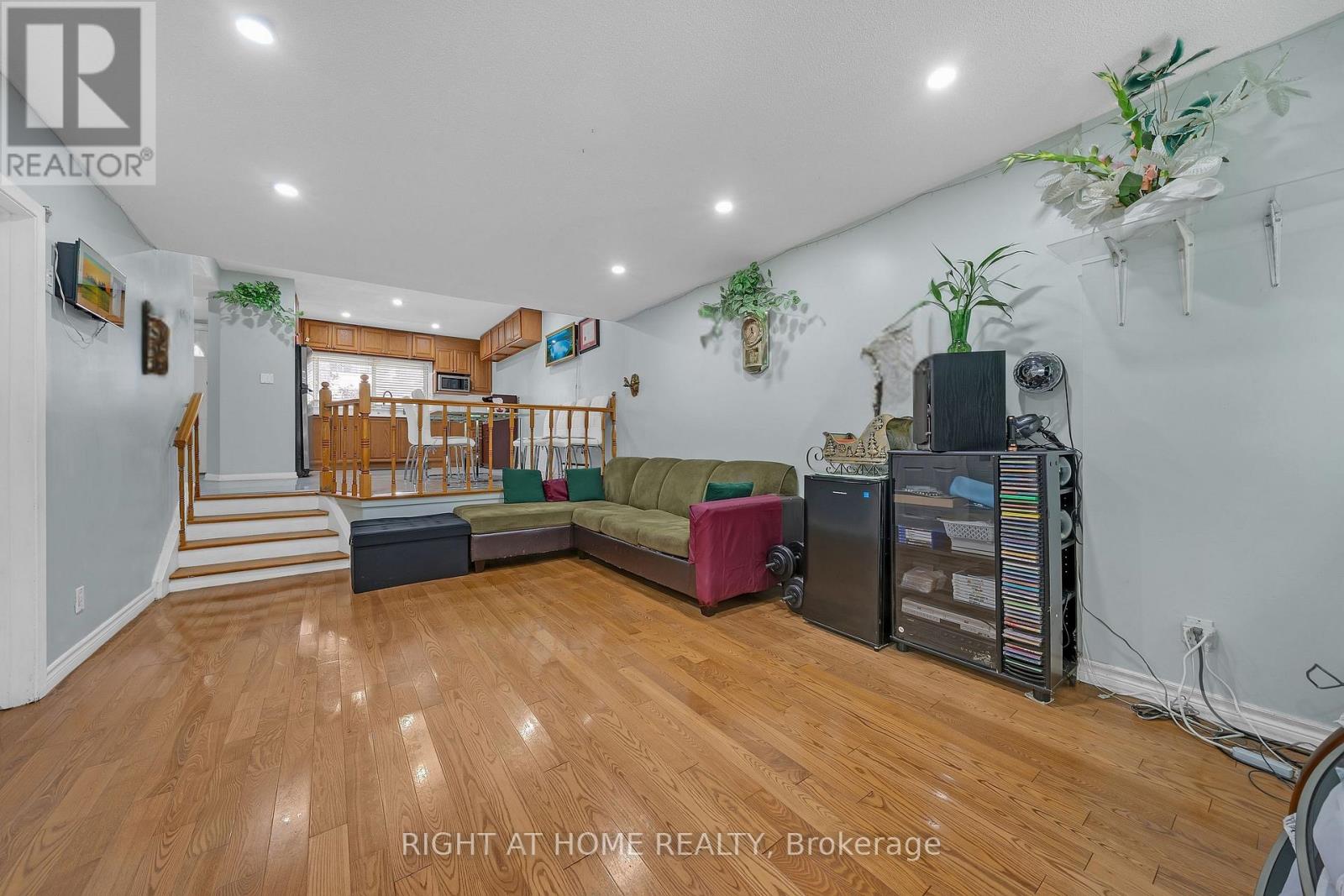 101 - 2901 Jane Street, Toronto, Ontario  M3N 2J8 - Photo 12 - W12950780