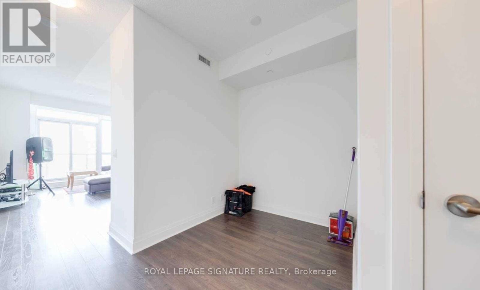 1407 - 17 Zorra Street, Toronto, Ontario  M8Z 4Z6 - Photo 7 - W12950826