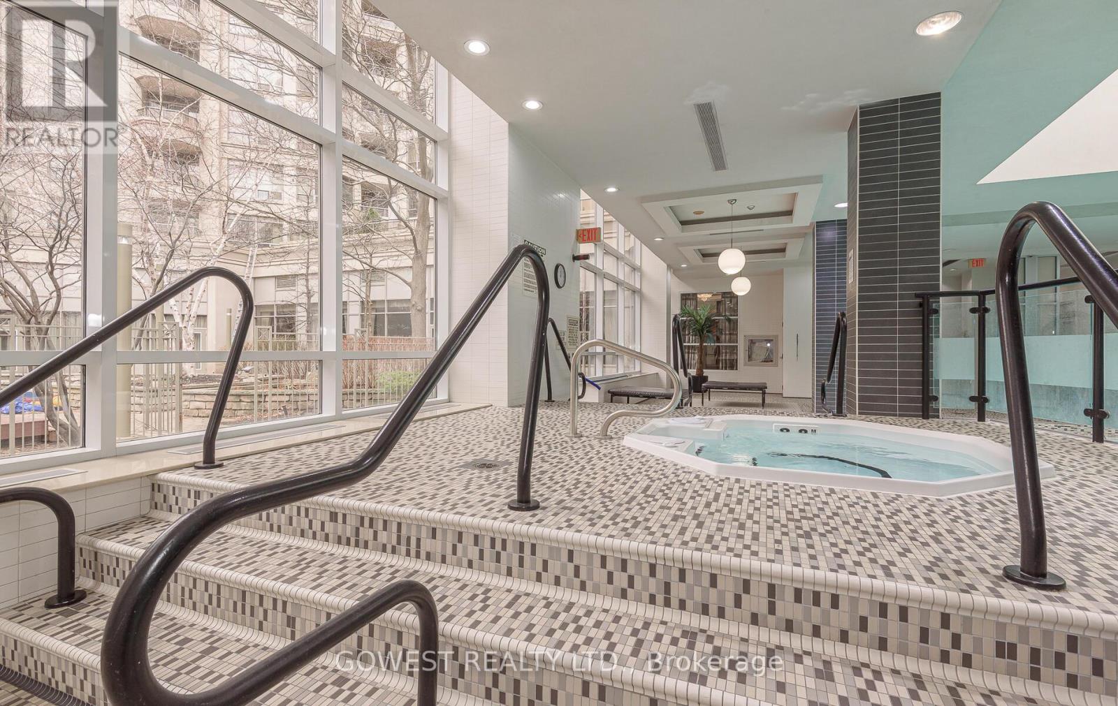 1610 - 310 Burnhamthorpe Road W, Mississauga, Ontario  L5B 4P9 - Photo 32 - W12950842