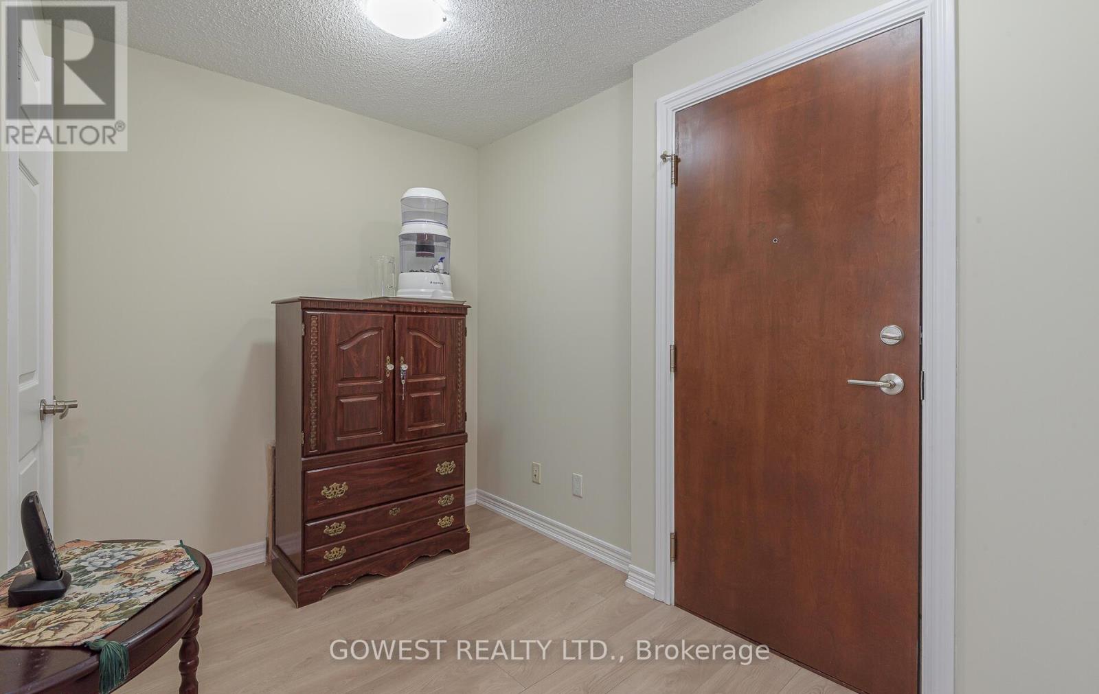 1610 - 310 Burnhamthorpe Road W, Mississauga, Ontario  L5B 4P9 - Photo 6 - W12950842