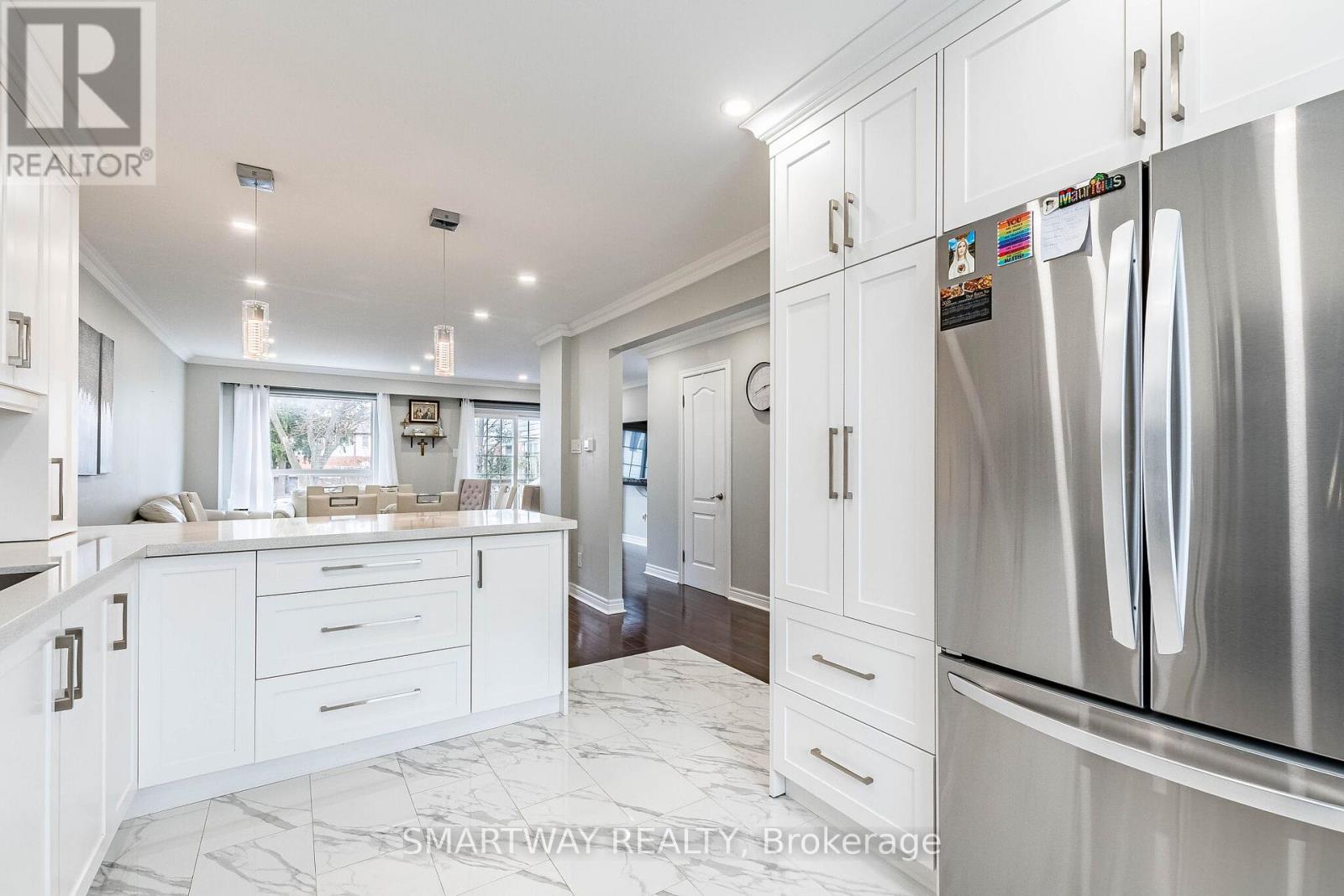 10 - 2445 Homelands Drive, Mississauga, Ontario  L5K 2C6 - Photo 12 - W12950854