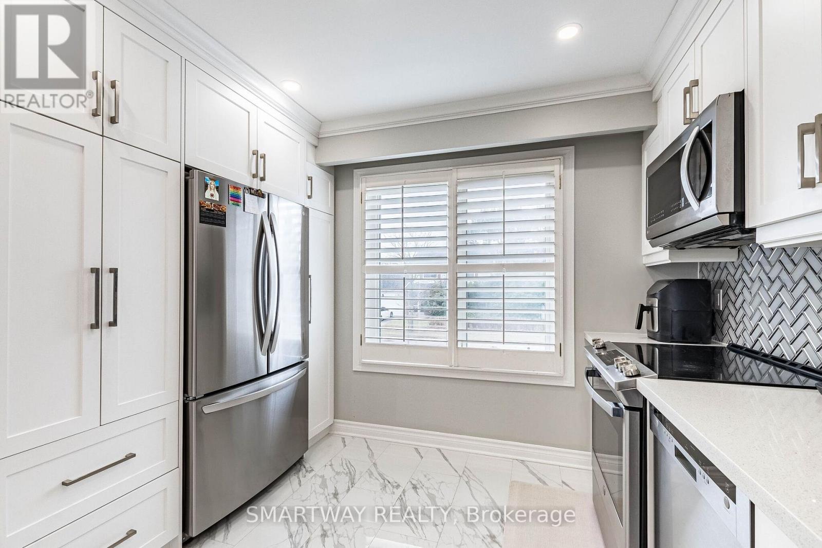 10 - 2445 Homelands Drive, Mississauga, Ontario  L5K 2C6 - Photo 14 - W12950854