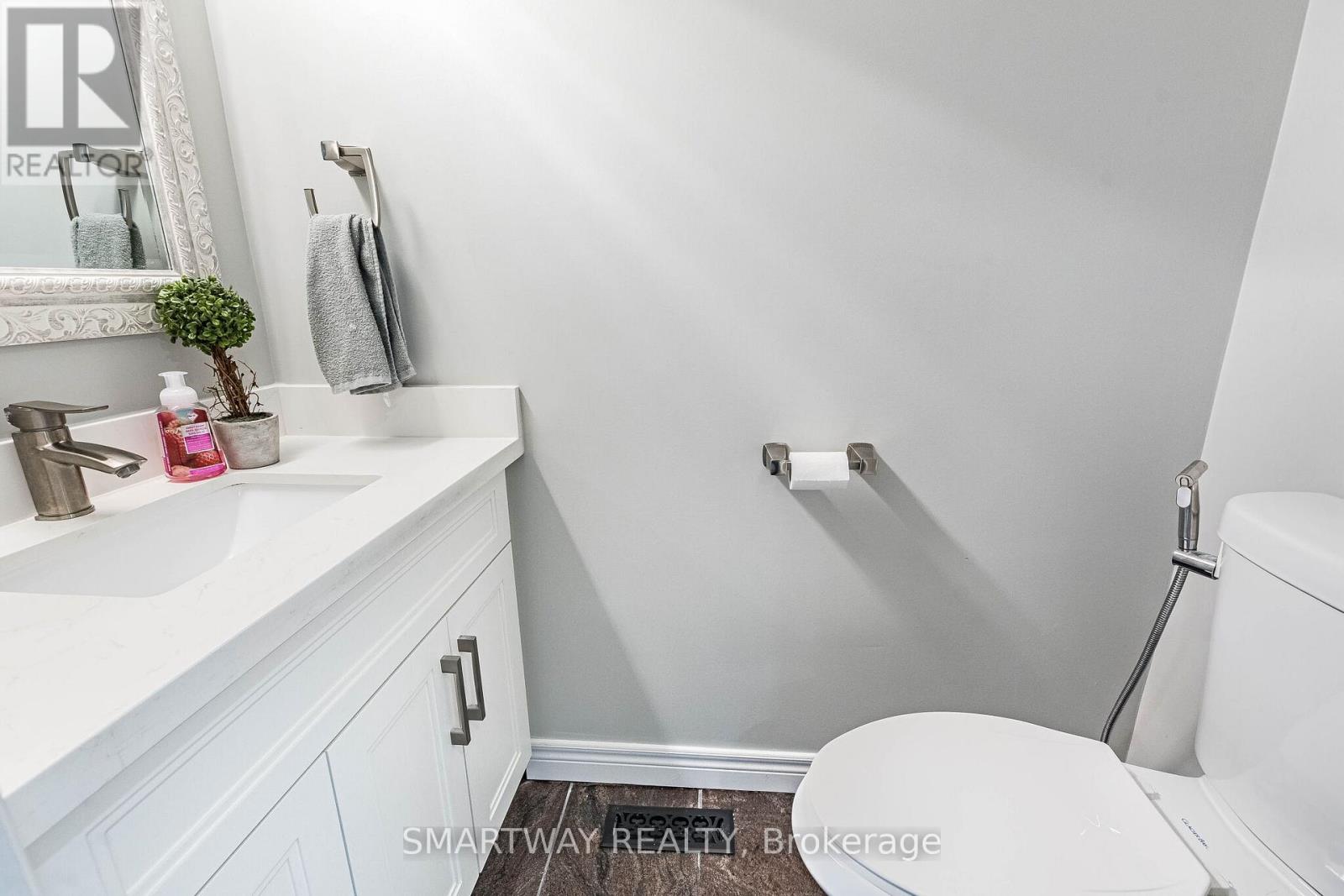 10 - 2445 Homelands Drive, Mississauga, Ontario  L5K 2C6 - Photo 24 - W12950854