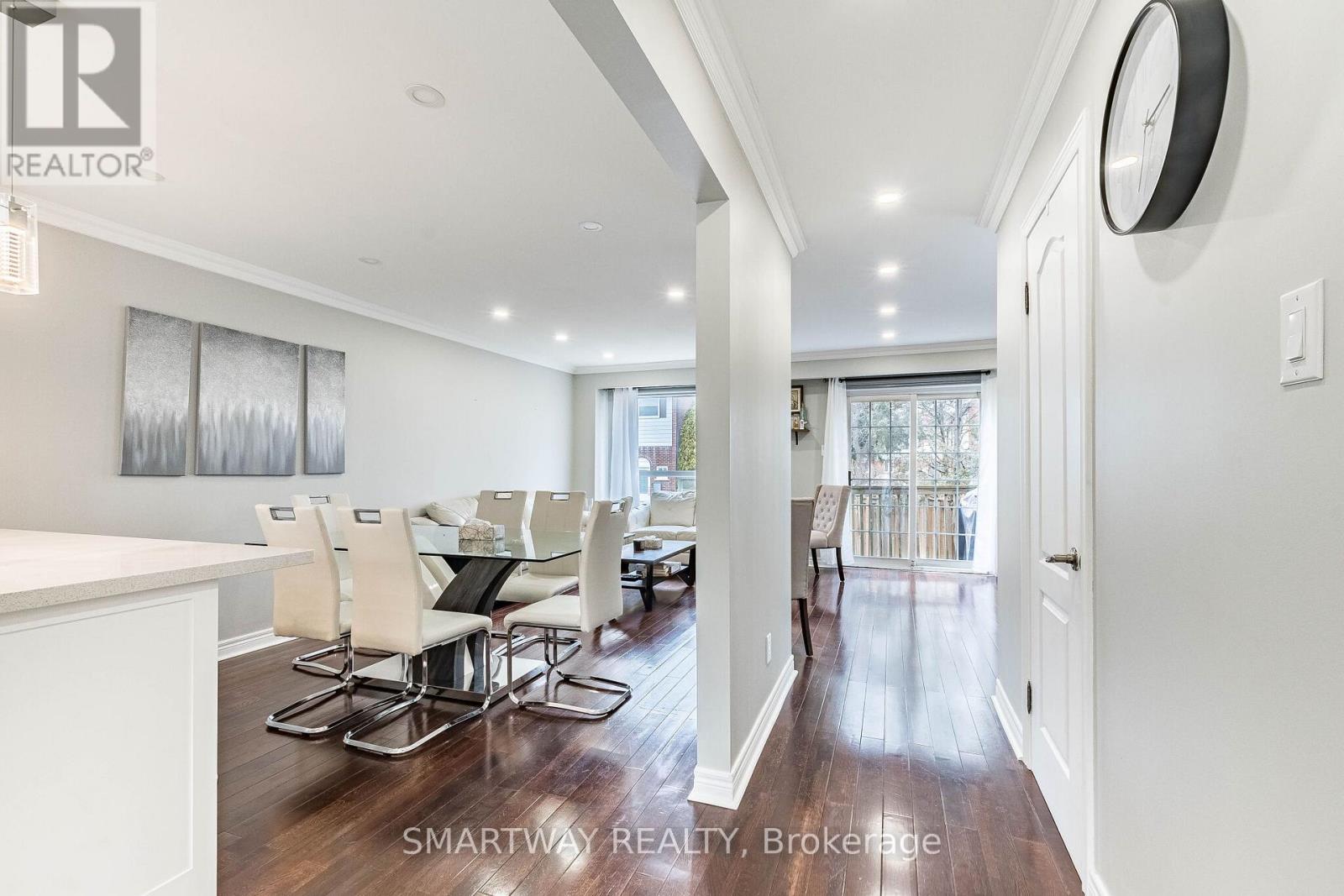 10 - 2445 Homelands Drive, Mississauga, Ontario  L5K 2C6 - Photo 7 - W12950854