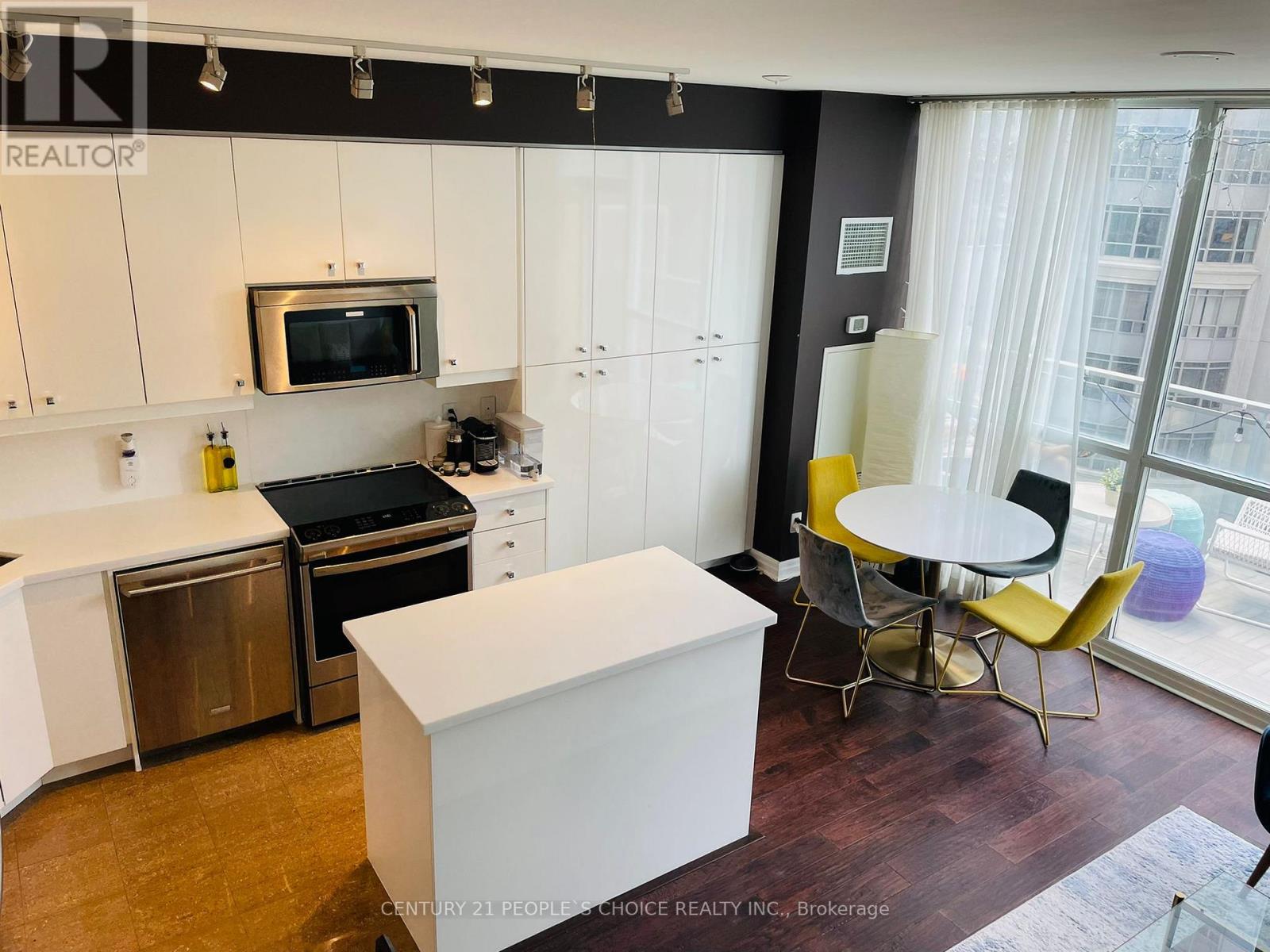 703 - 225 Webb Drive, Mississauga, Ontario  L5B 4P2 - Photo 12 - W12950878