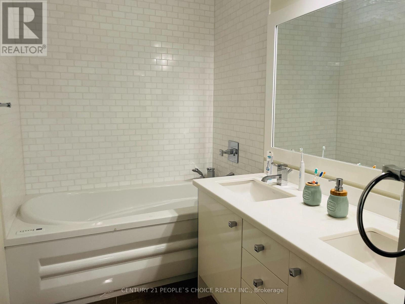 703 - 225 Webb Drive, Mississauga, Ontario  L5B 4P2 - Photo 29 - W12950878