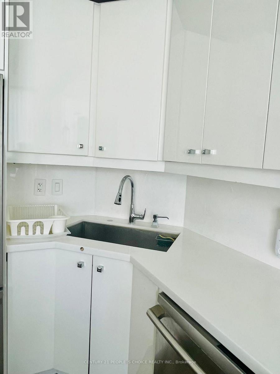 703 - 225 Webb Drive, Mississauga, Ontario  L5B 4P2 - Photo 9 - W12950878