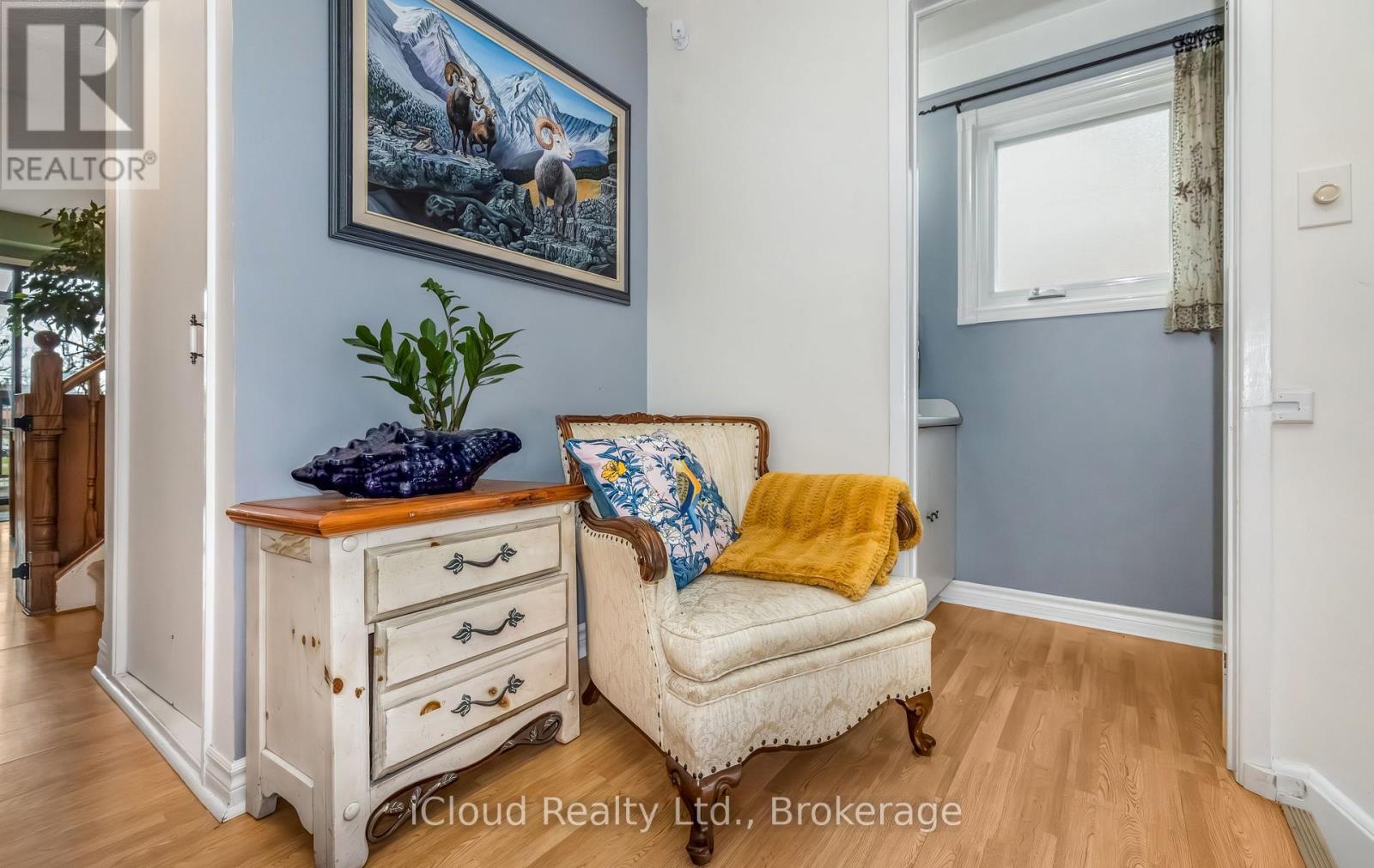 595 Clover Park Crescent, Milton, Ontario  L9T 4T7 - Photo 5 - W12950882