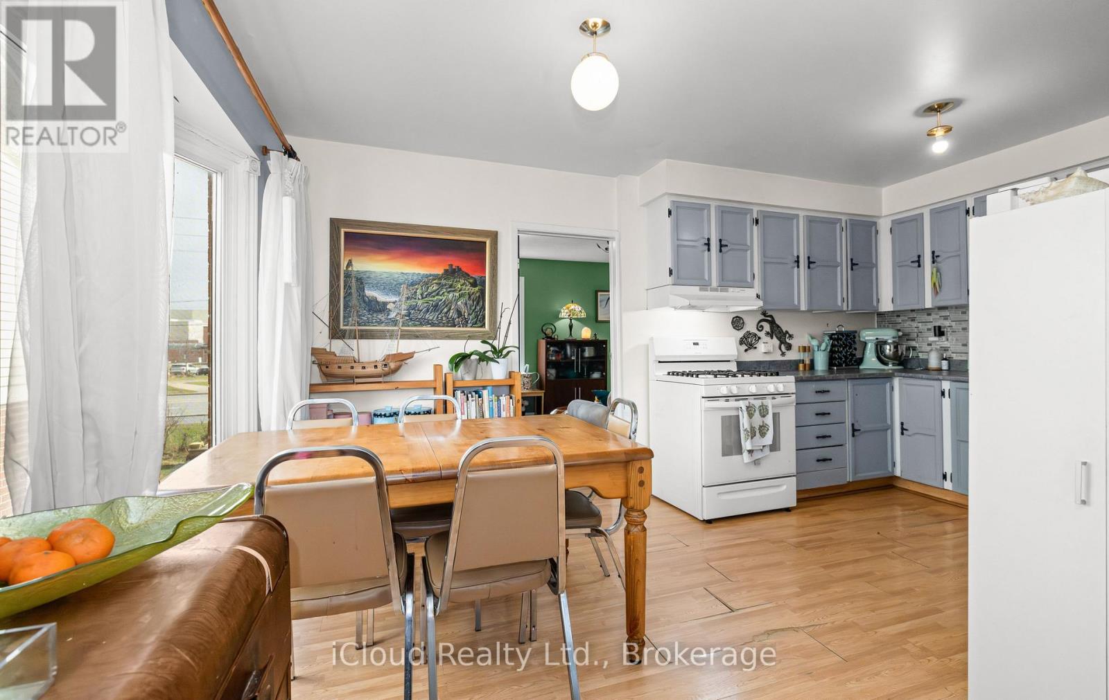 595 Clover Park Crescent, Milton, Ontario  L9T 4T7 - Photo 8 - W12950882