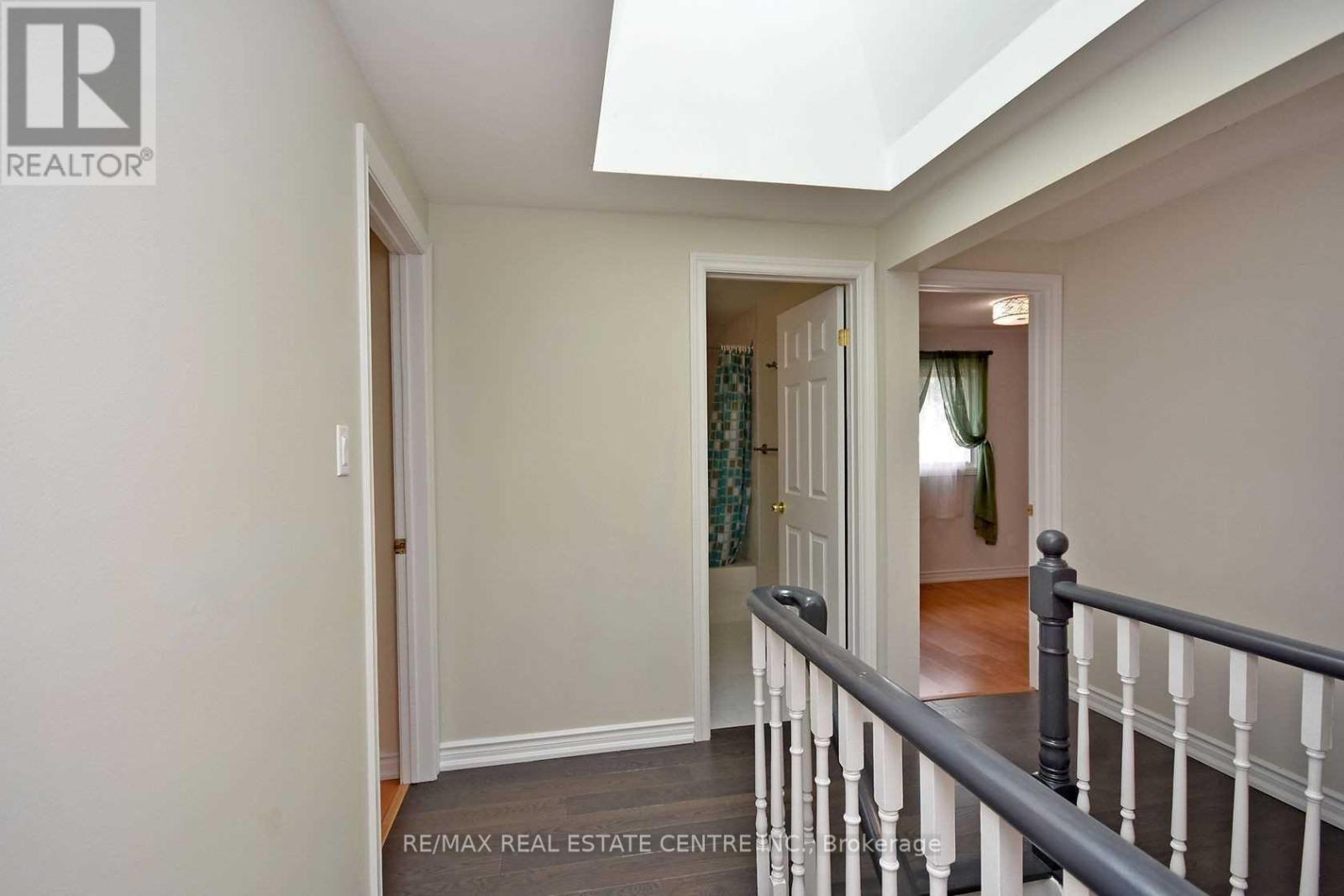 1124 Shagbark Crescent, Mississauga, Ontario  L5C 3N7 - Photo 25 - W12950896