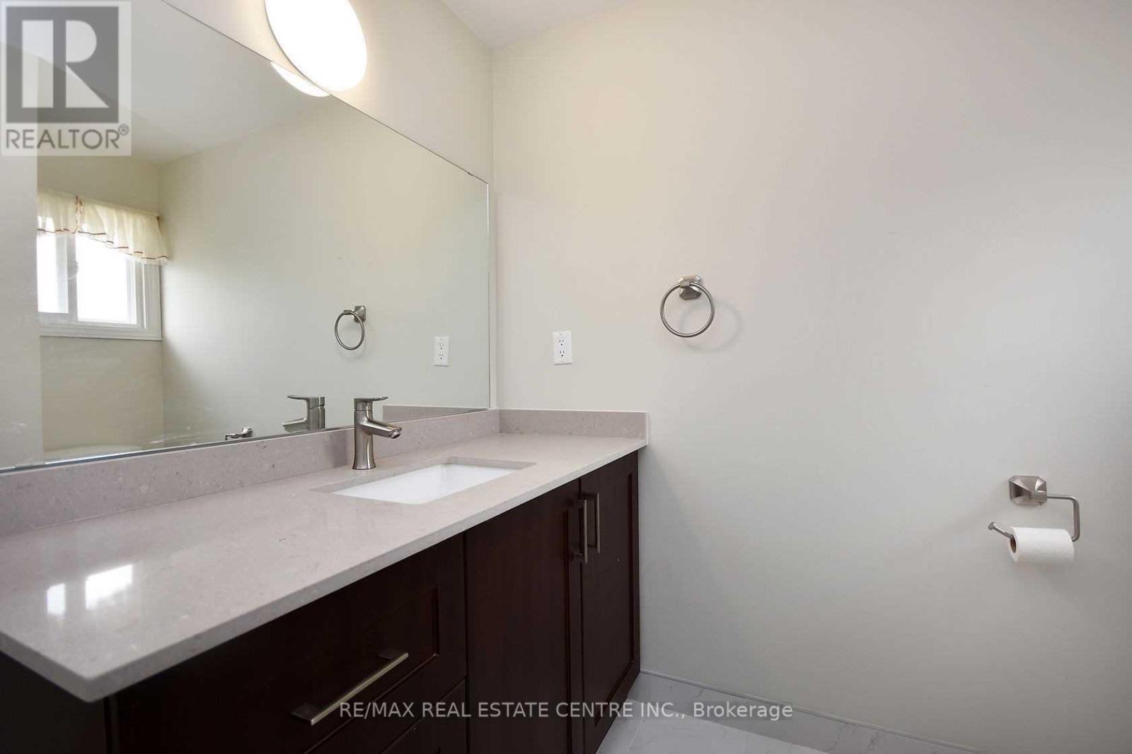 1124 Shagbark Crescent, Mississauga, Ontario  L5C 3N7 - Photo 26 - W12950896