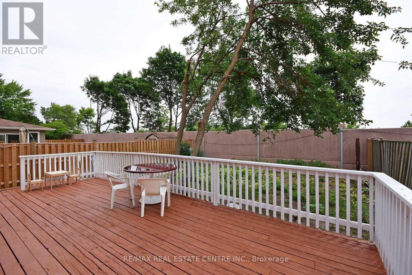 1124 Shagbark Crescent, Mississauga, Ontario  L5C 3N7 - Photo 36 - W12950896