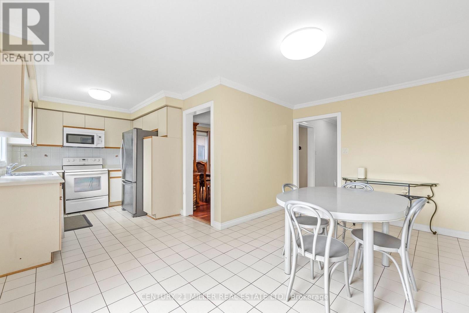 3282 Aubrey Road, Mississauga, Ontario  L5L 5C7 - Photo 7 - W12950900