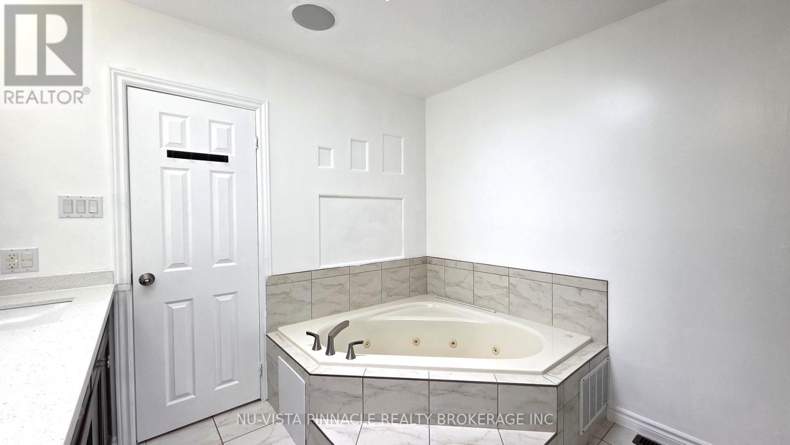 Upper Only - 1603 Vandusen Court S, London North, Ontario  N5X 0G2 - Photo 35 - X12950978