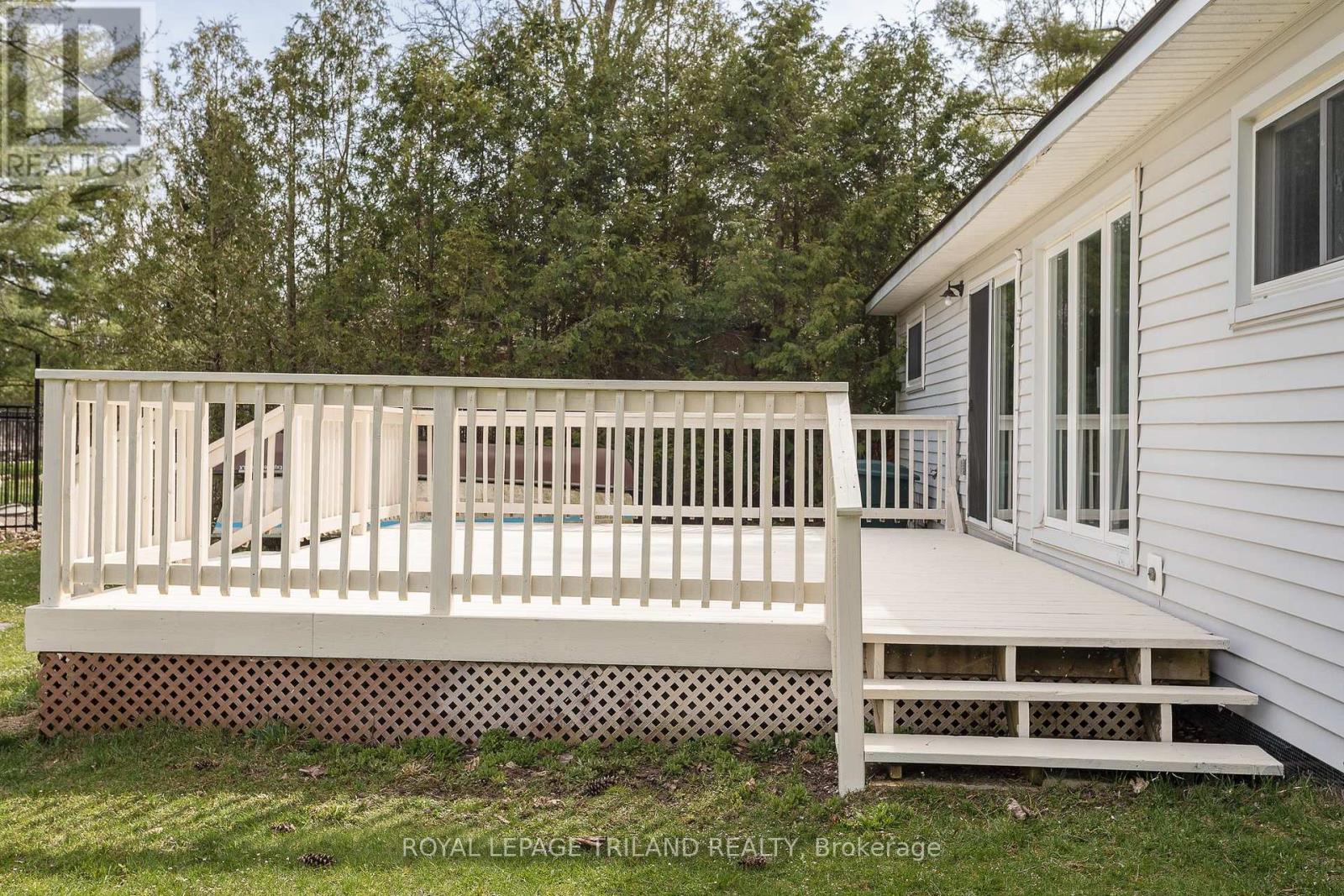 20927 Lakeside Drive, Thames Centre, Ontario  N0L 2P0 - Photo 20 - X12950984