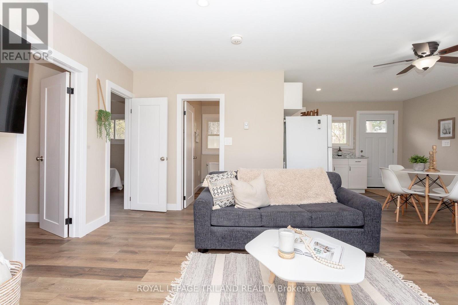 20927 Lakeside Drive, Thames Centre, Ontario  N0L 2P0 - Photo 8 - X12950984