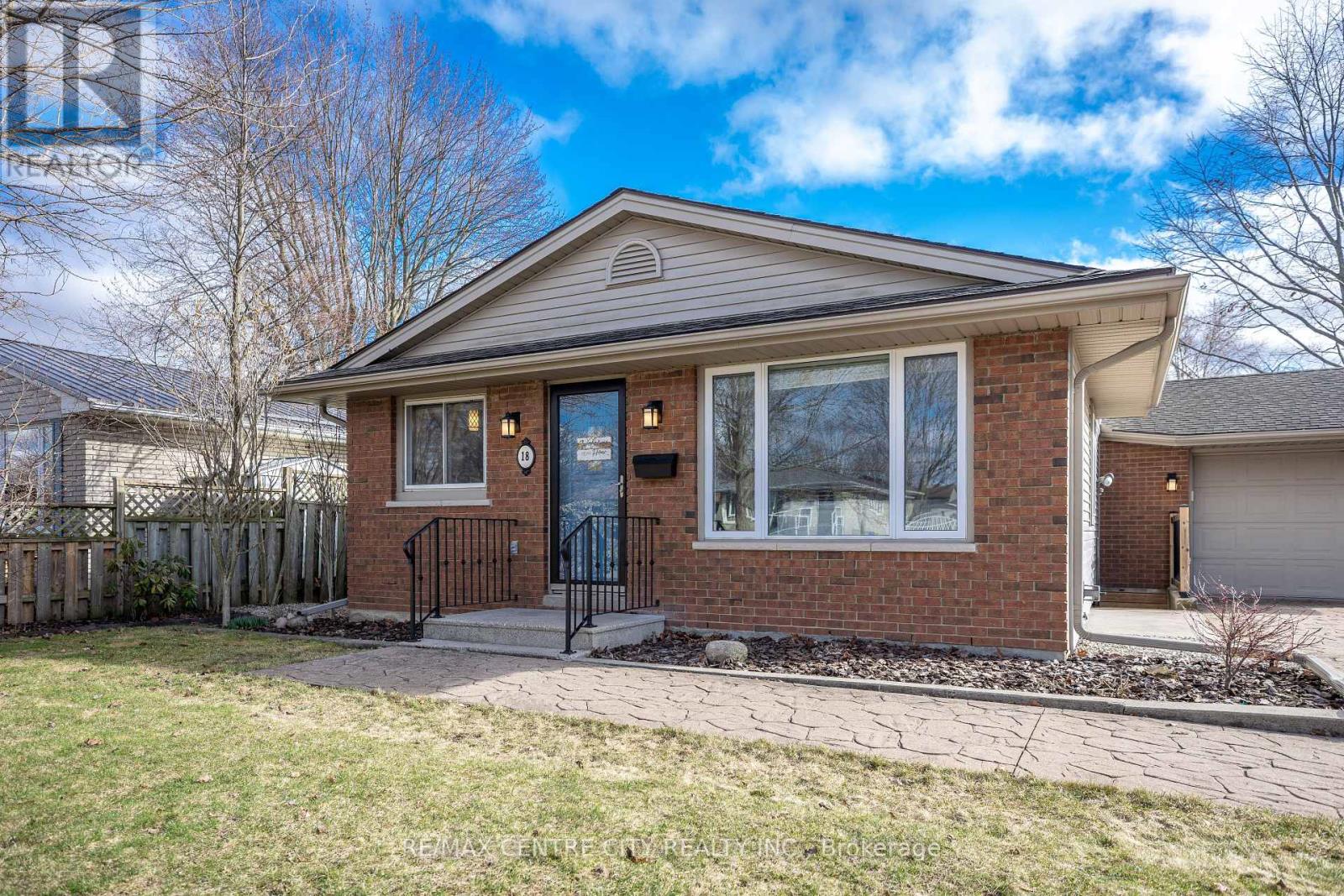 18 Highview Drive, St. Thomas, Ontario  N5R 5E8 - Photo 4 - X12951068