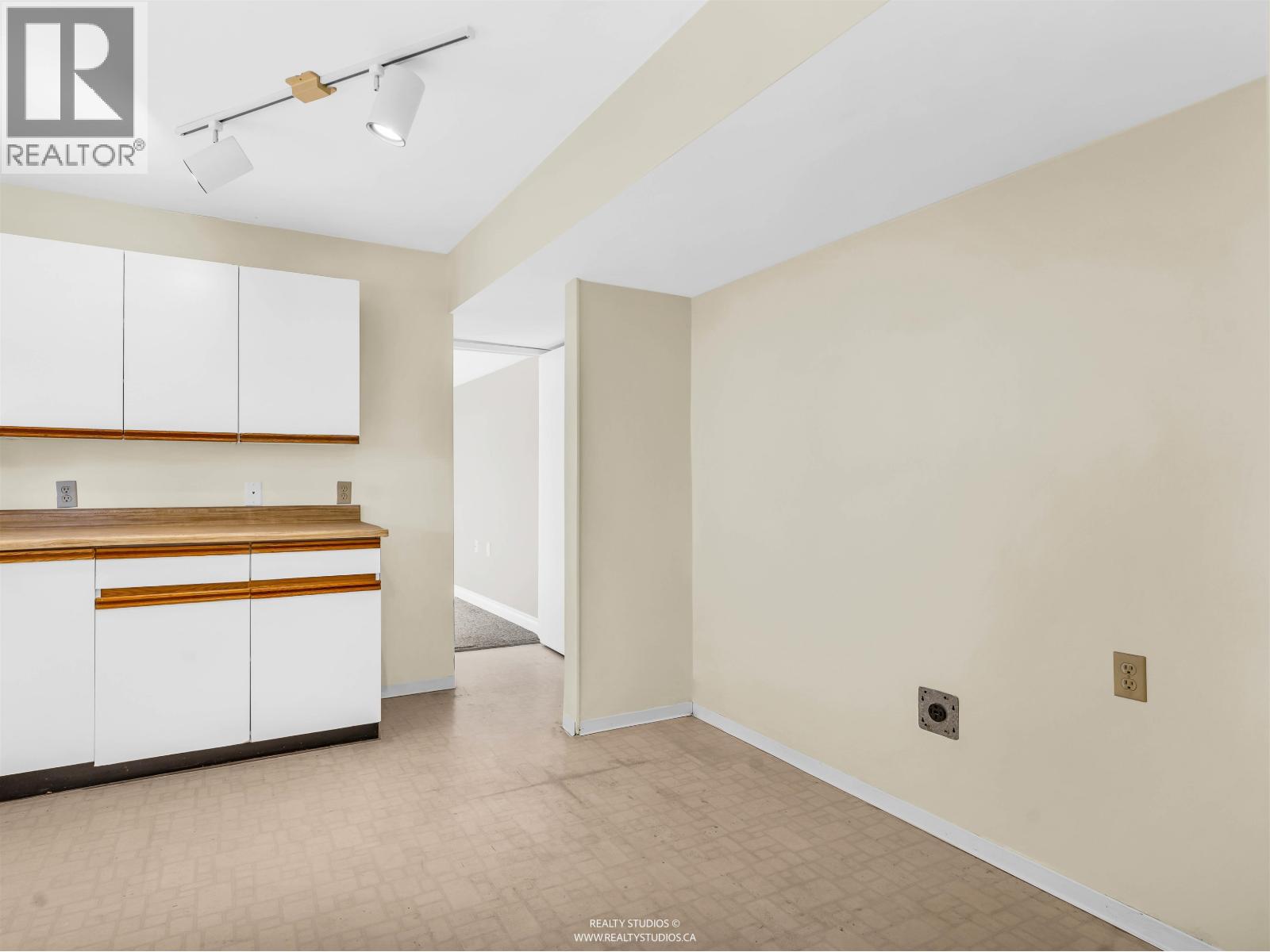 6431 Nanika Crescent, Richmond, British Columbia  V7C 2W6 - Photo 11 - R3105239