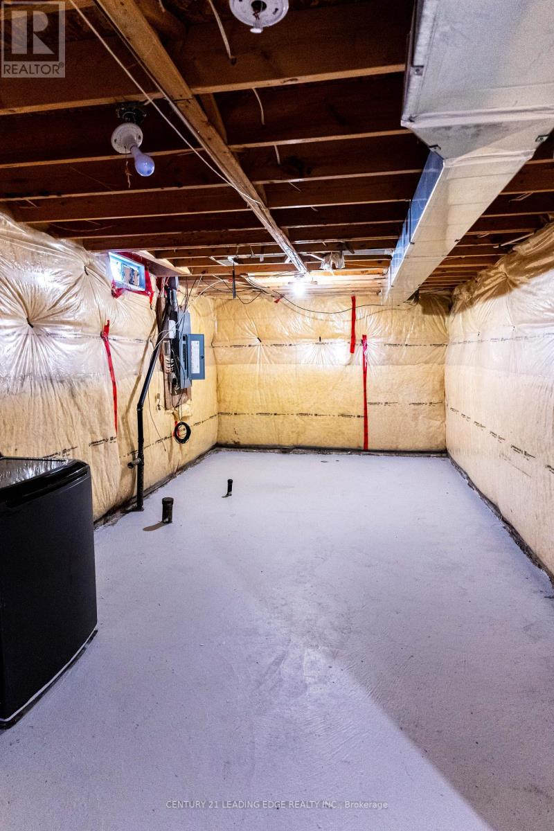 27 Mantz Crescent, Whitby, Ontario  L1R 0L3 - Photo 32 - E12936226