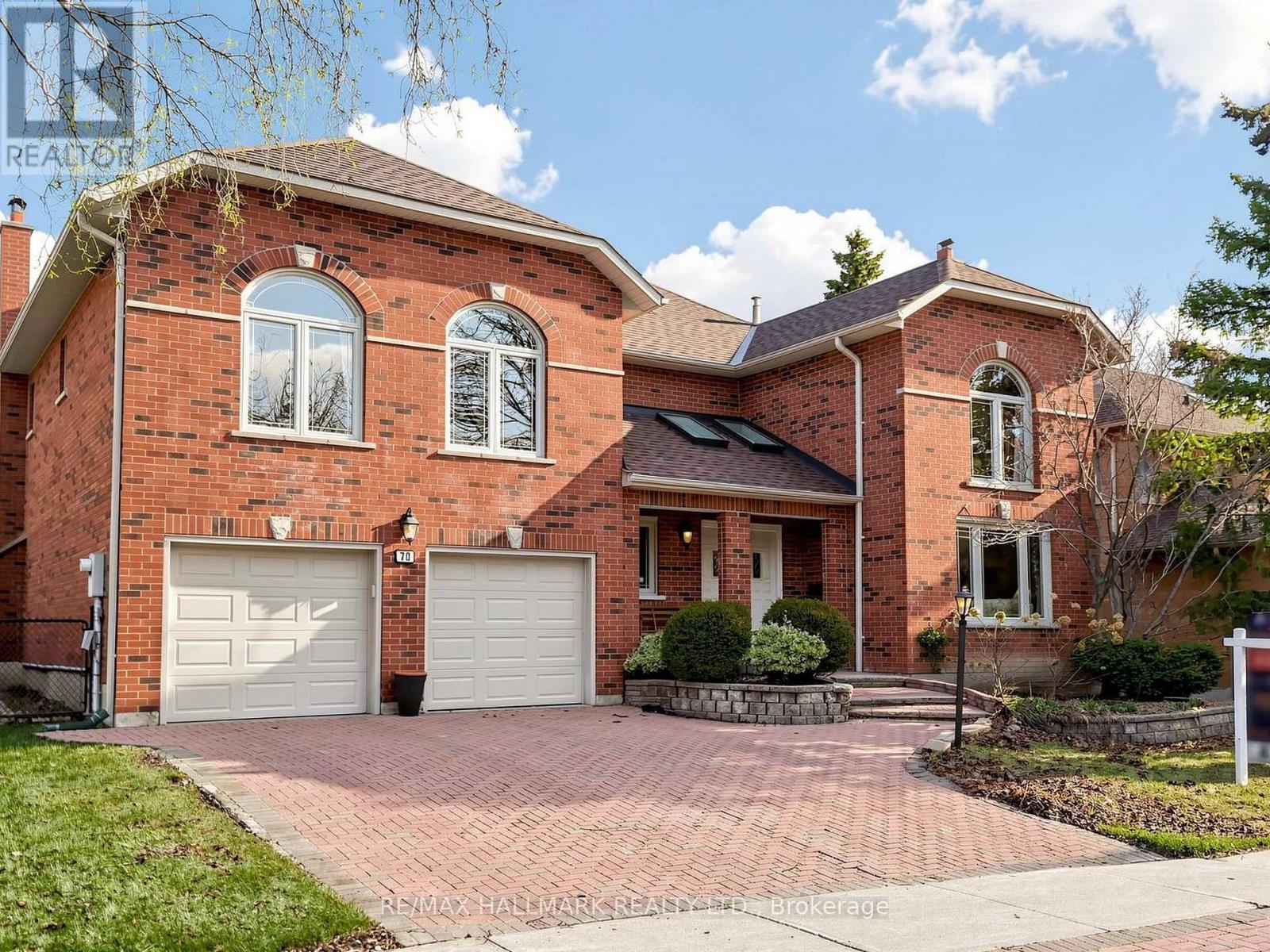 70 Timberline Trail, Aurora, Ontario  L4G 6A3 - Photo 2 - N12947860