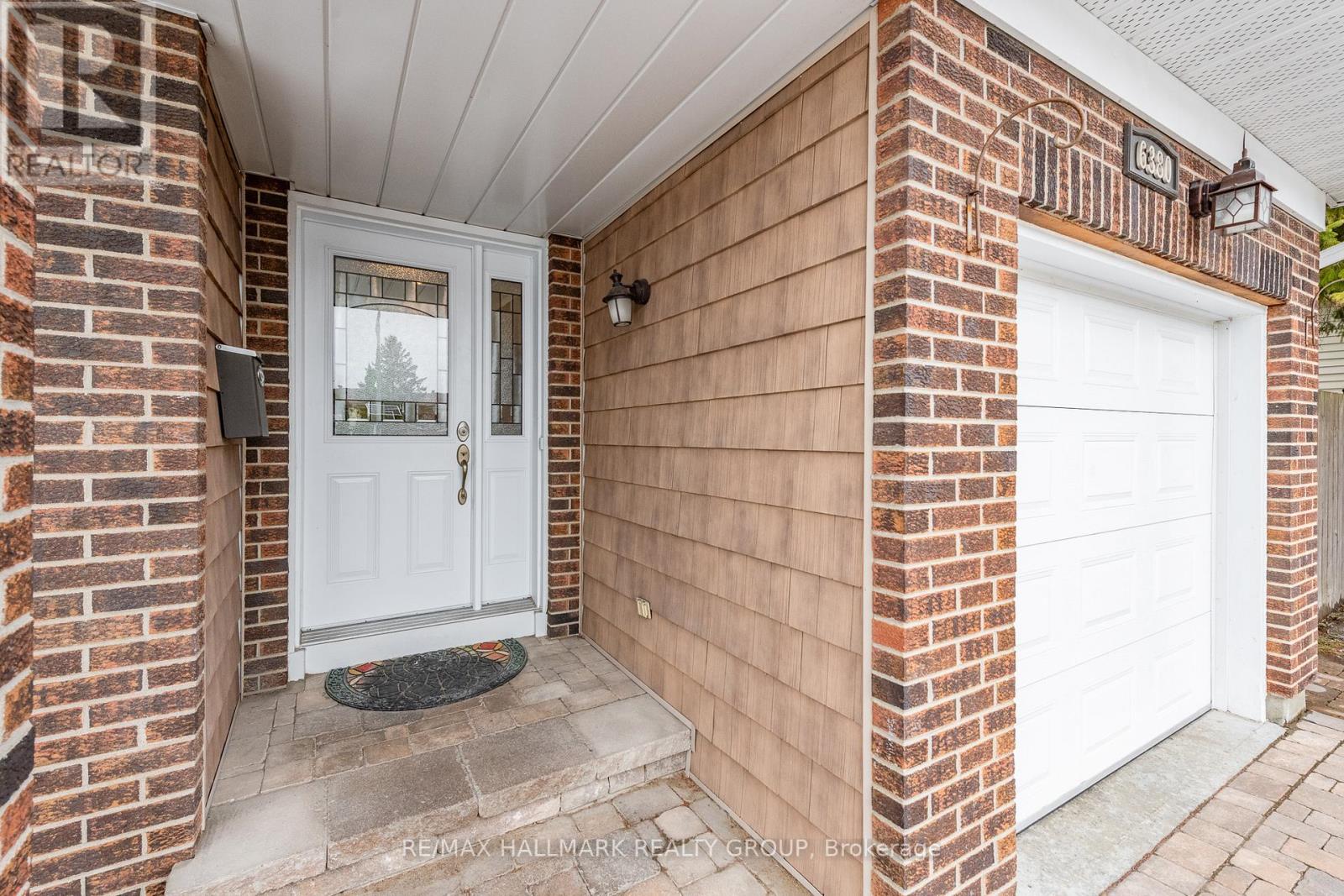 6380 St Louis Drive, Ottawa, Ontario  K1C 2Y1 - Photo 2 - X12951010